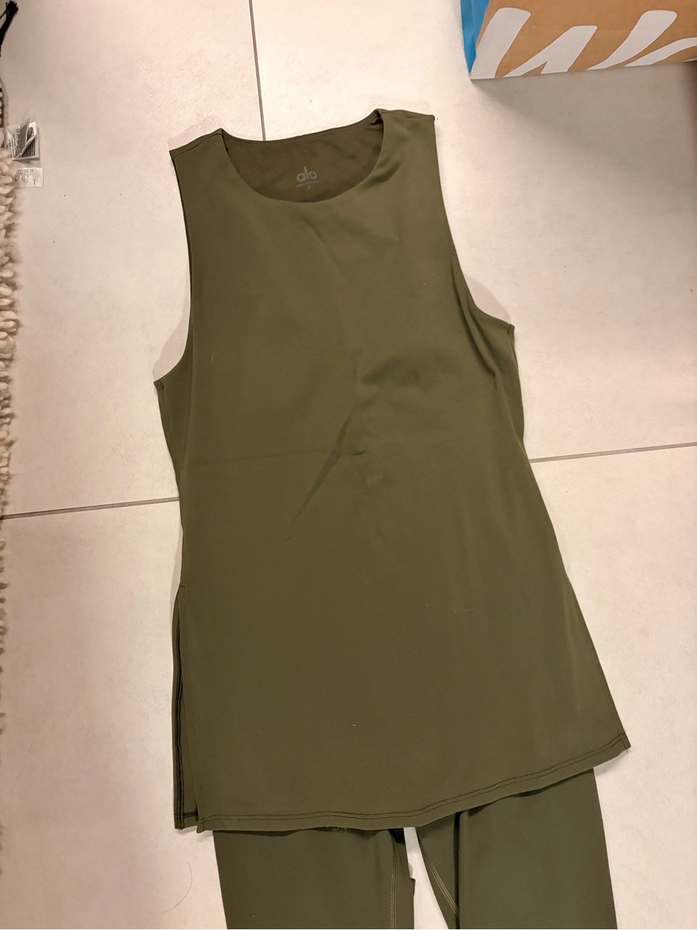 ALO Yoga Olive Green Sleeveless Tunic Tank & Leggings Set